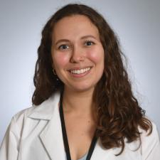 Julia Snyder headshot